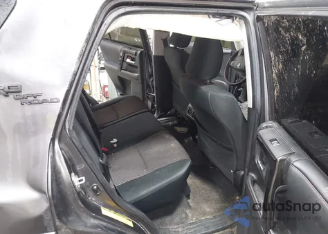 2020 Toyota 4Runner Trd Off Road z USA, uszkodzony, nr VIN JTEBU5JR4L5793751